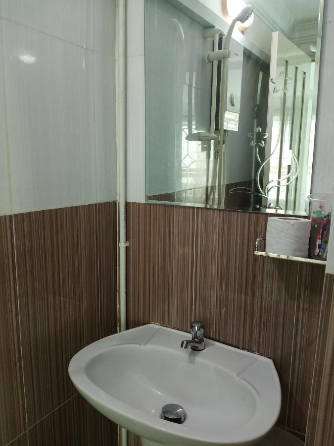 Le Barang Steakhouse & Guesthouse Sihanoukville Eksteriør billede